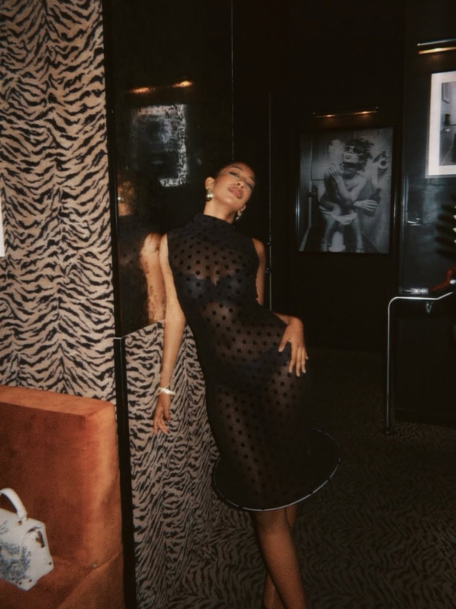 natasha_thasa's tweet photo. a moment for the dress 📸😮‍💨 https://t.co/IbxiruFQLa