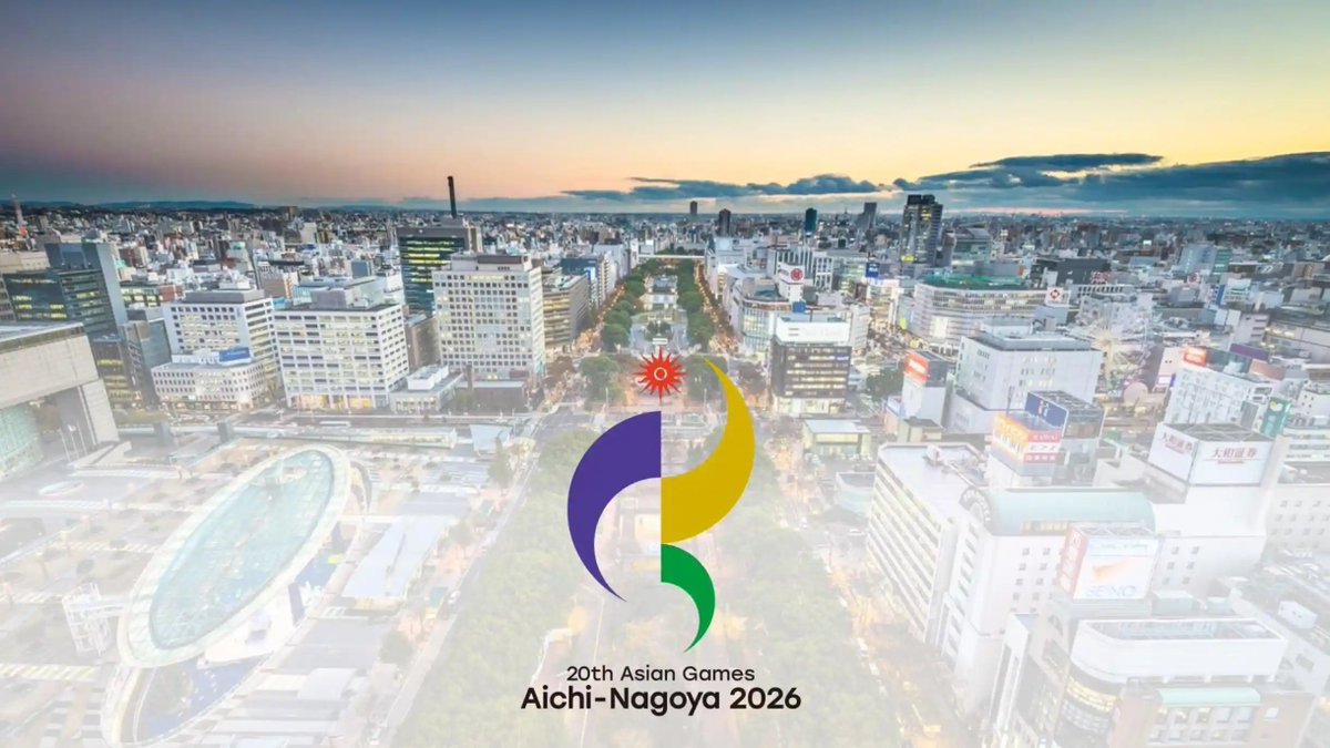 ThePriyaGupta1's tweet photo. Hangzhou 2023 में 28 गोल्ड ,
Aichi-Nagoya, Japan में अभी मात्र 2।

मेडल टेबल में लगभग बारहवाँ स्थान।
चीन नब्बे पार कर चुका है।

अब दोनों तरफ से वही पुराना शोर है।

एक तरफ कहा जा रहा है—
पूरी गलती सरकार की है। स्टेडियम, स्कीम, बजट, चयन… सब कागज़ पर चमकता है, मैदान पर नहीं।

दूसरी तरफ कहा जा रहा है—
एथलीट कमज़ोर हैं। दबाव में घुटने टेक देते हैं। 

डिफेंडिंग चैंपियन पहले राउंड में बाहर। जो गोल्ड चाहिए था, वो रजत-कांस्य बन गया।

दोनों बातें बोलने में आसान हैं।
मुश्किल सवाल बीच में है—
अगर सिस्टम इतना मज़बूत होता, तो बार-बार वही “अभी और मेहनत करो” वाली प्रेस कॉन्फ्रेंस क्यों होती?

और अगर एथलीट इतने तैयार होते, तो हर बार हार के बाद सिर्फ सिस्टम का रोना क्यों रहता?

चीन medals बनाता है।
हम motivational रील बनाते हैं।

वहाँ दस साल का प्लान होता है।
यहाँ दस दिन का हैशटैग होता है।

खेल बायो में लिखा है, बजट भाषण में लिखा है, पोस्टर पर लिखा है।

टैली पर वही पुरानी हिचकिचाहट लिखी है।
अब असली सवाल यही है—
गोल्ड के लिए फैक्ट्री चाहिए…
या फिर वही पुराना नुस्खा काफी है?

थाली बजानी है या दिये जलाने है, डिसाइड कर के बताओ

क्योंकि इंफ्रास्ट्रक्चर बनाना, चयन साफ रखना, कोचिंग ठीक करना और खिलाड़ी को जवाबदेह बनाना—सब मुश्किल काम है।

थाली-दिये में तुरंत सुकून मिलता है।
और इस देश को पदक से ज़्यादा तुरंत सुकून पसंद है।
कबड्डी का फाइनल बाकी है। शूटिंग से एक स्वर्ण आ भी गया।

लेकिन जब तक हर हार के बाद सिर्फ दो रास्ते दिखें—
मंत्री को गाली या खिलाड़ी को “मेंटल टफनेस” का लेक्चर—
तब तक टैली ऐसी ही रहेगी।

वोटर लिस्ट की तरह खेल भी सिर्फ नामों की सूची नहीं है।
उसमें नतीजा है, तभी दावा पूरा होता है।