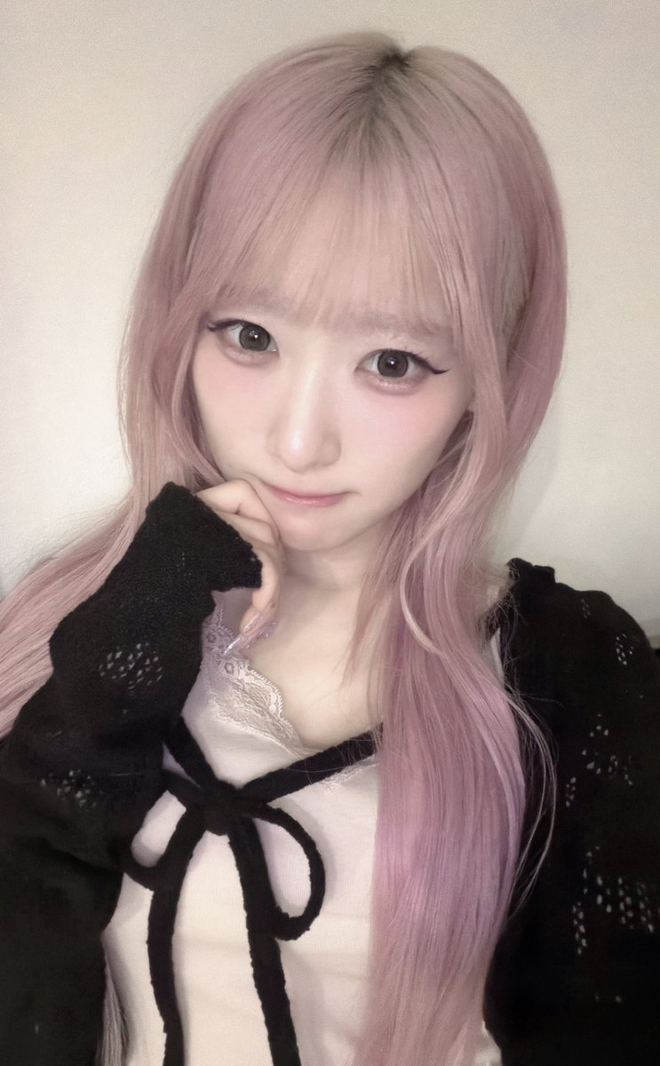 saitou_kiara's tweet photo. オンラインサイン会ありがとうございました♡

ハマスタの映像見るの楽しみだね~！
早くみんなの手元に届きますように ✩.*˚

もう長袖の季節か、、来てない半袖のお洋服まだ沢山あるのに(；；)! https://t.co/bedfMLcjyN