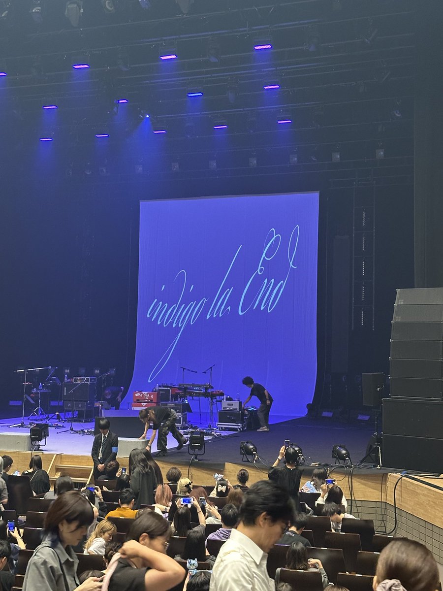 x_o7ha's tweet photo. indigo la End「紫にて」
📍市川文化会館 https://t.co/XPQ9KqLETz