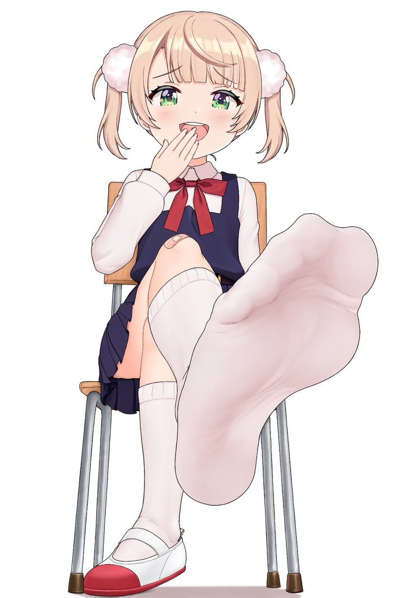 FinbratLilina's tweet photo. Uwaaaah~ you're getting hard for bratfeet, onii-chan? Gross 🤭

Huffing your little sister's stuffy smelly sockies shouldn't make you feel this good, creep~ https://t.co/AFXDijxZbP