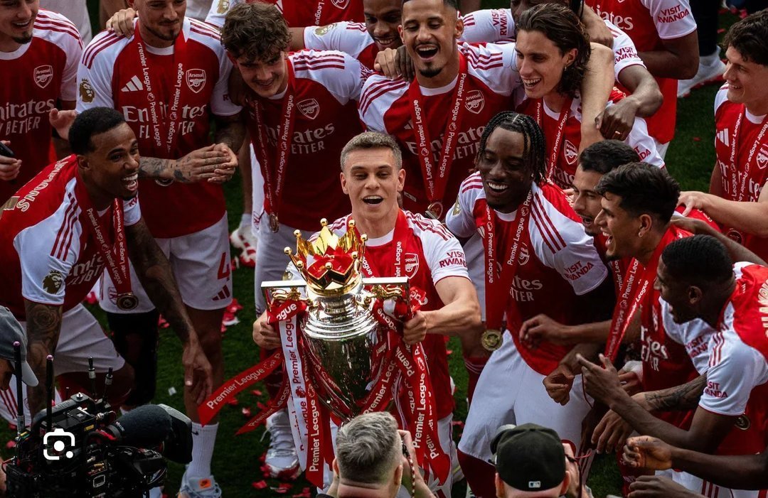 SheeranTina's tweet photo. Trossard is that kind of player that'll visit the Emirates in 10 years time and the roar from fans would blow the roof off the stadium

Absolute Legend https://t.co/g38vQhD7cM