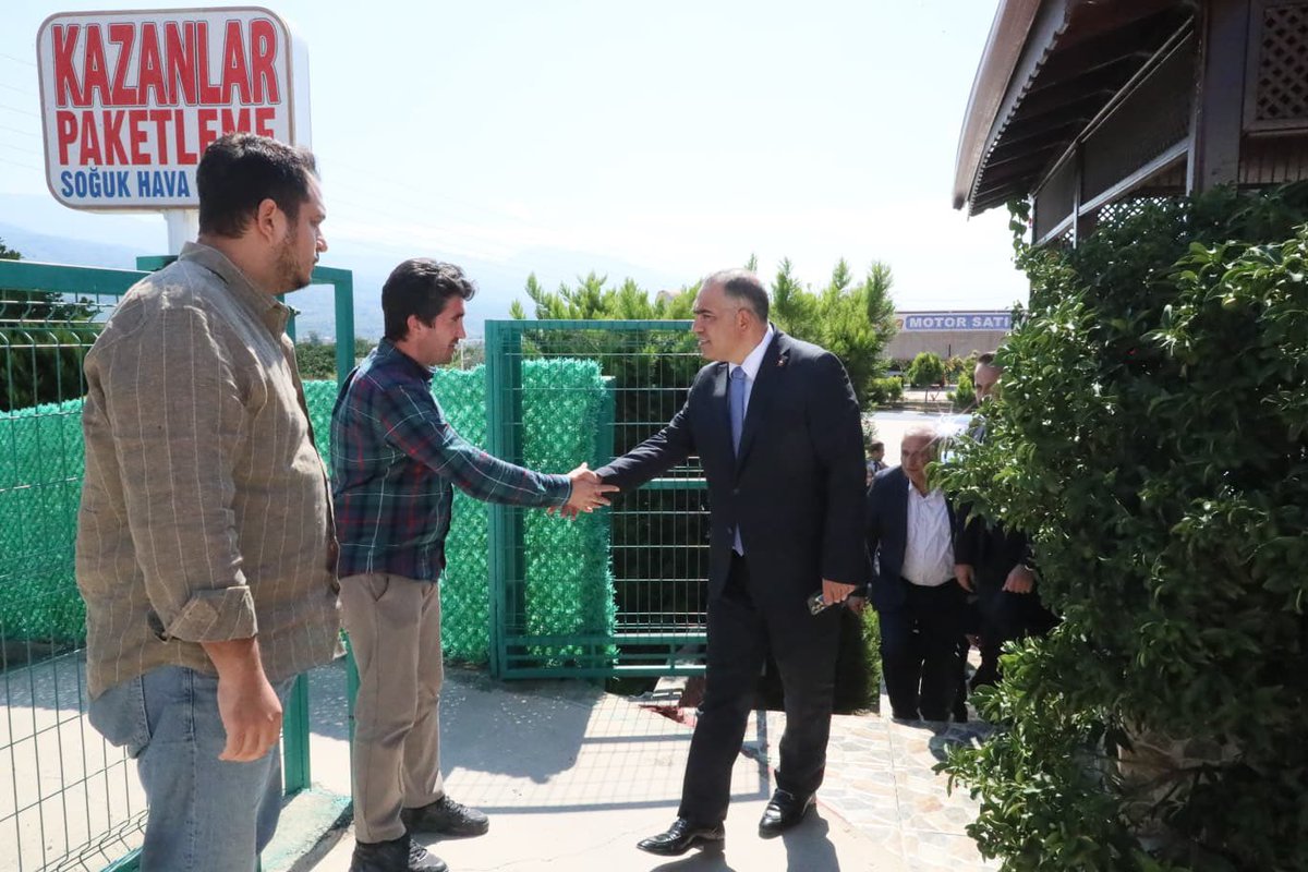Malikurt14's tweet photo. 📍 Dörtyol

Programımız kapsamında Kazanlar Narenciye Paketleme Fabrikası’nı ziyaret ettik.

Üretim ve paketleme süreçleri hakkında bilgi alarak, bölgemizin tarımsal üretimine ve istihdamına katkı sunan çalışmalarını yerinde inceledik.

Alın teriyle üreten, emek veren tüm çalışanlarımıza kolaylıklar; işletmemize bereketli ve bol kazançlı bir sezon diliyorum.
#TürkiyeYüzyılıBuluşmaları
#Gaziantep
#AKParti
@RTErdogan @Akparti @efkanala @mustafaelitas @abuyukgumus @avabdullahguler @abdulhamitgul @zorlu77 @HuseyinYayman @DMustafaErdogan @akpartilhatay @avmithatacici