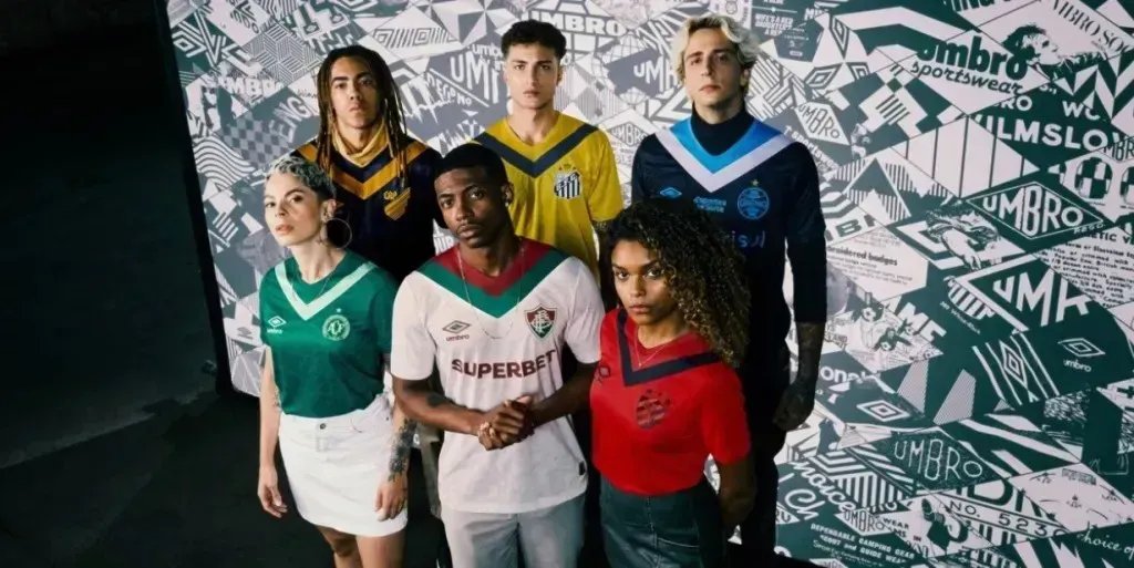 unksoldier__'s tweet photo. @_osamm nunca esqueçamos que a Umbro fez uma das camisas mais nojentas da história: https://t.co/ni6BJVi4qA