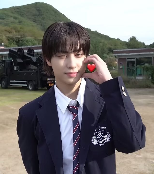 rairai_lune's tweet photo. 🫶

#LuneSelcaDay #LUNEJidoriDay #andTEAM #TAKI #andTEAM_TAKI @andTEAM_members https://t.co/JpFBUIkE9A