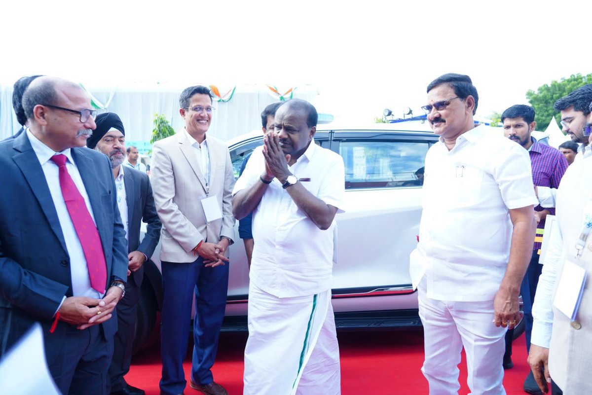 hd_kumaraswamy's tweet photo. 📍 Manesar, Haryana

A significant milestone for India’s agricultural machinery ecosystem. 

Today, I inaugurated ICAT’s indigenously developed 100 kN Load Car and Lift Capacity Testing Facilities for tractor and agri-machinery testing.

With a 230 kW Eddy-Current Dynamometer, up to 100 kN drawbar pull and advanced load simulation capabilities, this facility will enable accurate, repeatable and efficient tractor performance testing.

Under Hon’ble PM Shri @narendramodi avaru’s vision of an Atmanirbhar Bharat, the @MHI_GoI is building indigenous technological capabilities that strengthen machinery development and ultimately benefit our farmers.

@icat_in @arai_india @Natrax_IND @GARC_India @siamindia @ACMAIndia

#ICAT20 #MinistryOfHeavyIndustries #AgriTech #MakeInIndia #AtmanirbharBharat #FarmersFirst