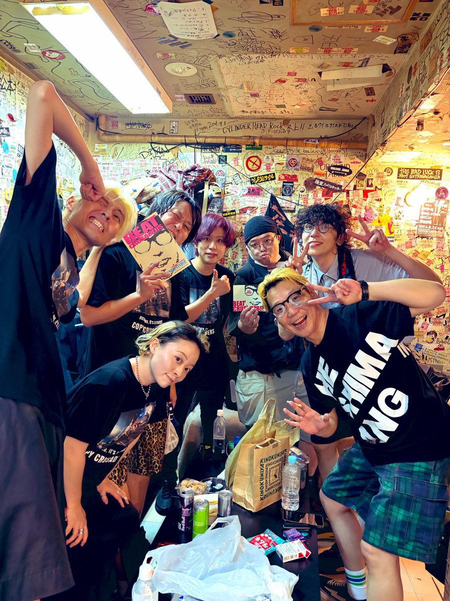 hidakatoru's tweet photo. 9/14新宿LOFTでのコピー・クルセイダーズLIVEにて、Tシャツとステッカーの売上から収益金¥99,600を、千葉拠点で災害復興支援を行うボランティア団体チームK(@vteamk )さん宛に寄付させていただきました！

先日も多くの地域で豪雨災害を被っている千葉を中心に、復興支援のために使っていただければと思います…微力ではありますが、BAND活動に併せて、募金活動も継続していければと思います！