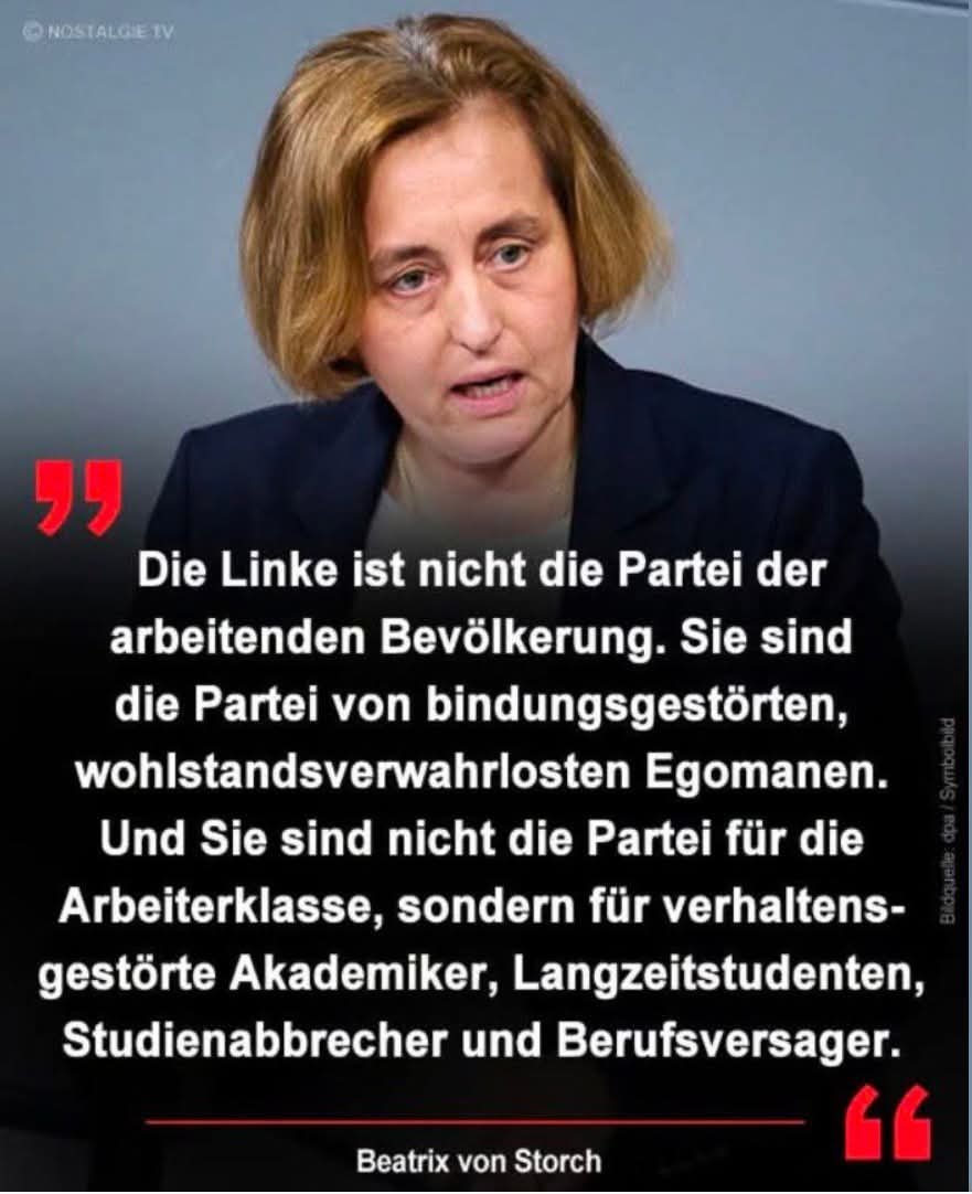 EinzigArtig1904's tweet photo. Oh mein Gott! Trixi hat sich schon wieder übergeben! 🤮

#Storch https://t.co/uD9LVUFW6c