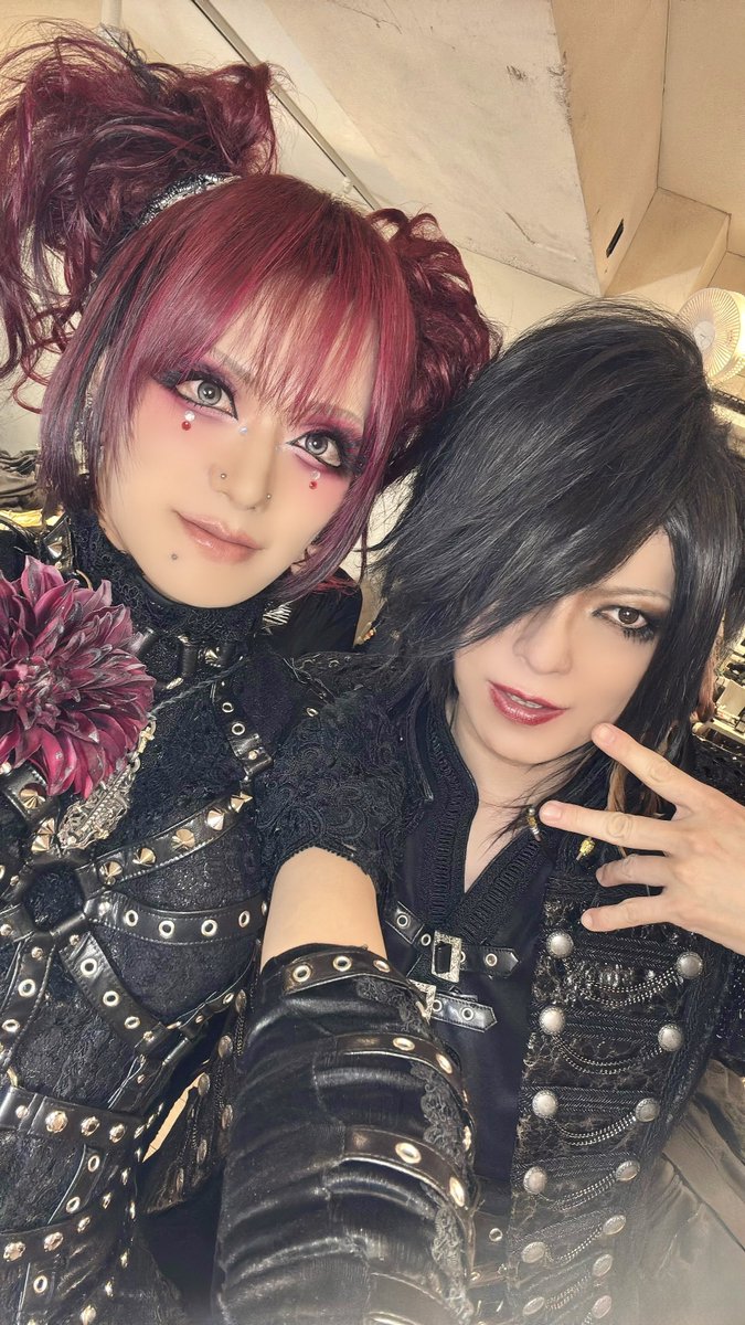 D_Tsunehito's tweet photo. バニソツアーファイナル in 新宿Zirco Tokyo
集まってくれた皆ありがとう！！Redoでした！
各地を周って強くなったRedoの姿、ツアーと夏ワンマンの集大成も魅せることが出来たし、何より皆と素晴らしい時間を過ごせたのが嬉しかったよ

ツアー参加してくれた出演者の皆様
ありがとうございました！！ https://t.co/bjfigk5ctA
