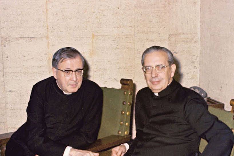 OpusDei_Italia's tweet photo. "È breve il tempo di amare, di ritagliare quella felicità eterna a cui aspiriamo, non lo sprechiamo!" (Beato Álvaro) https://t.co/GBz50otiDS