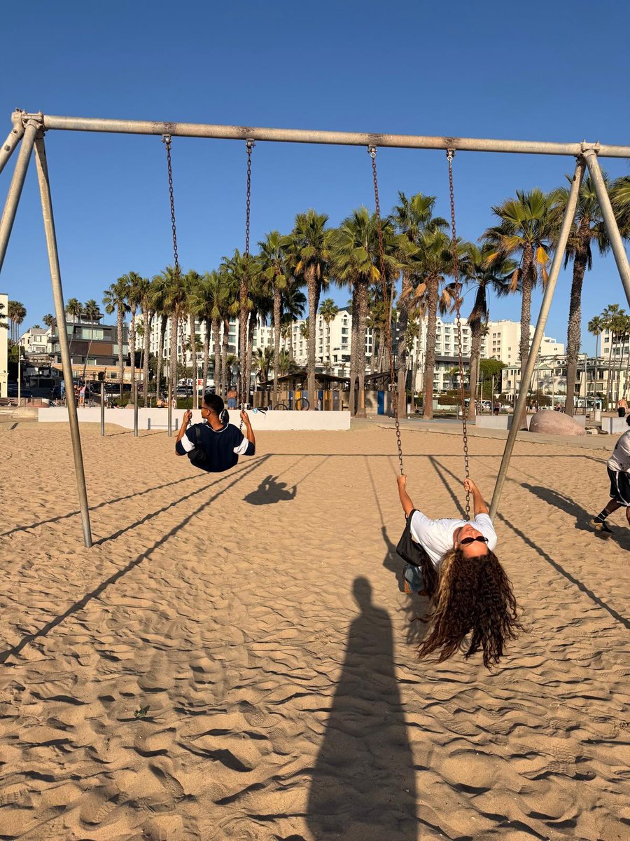 jadethirlwall's tweet photo. living the dream in LA https://t.co/58QZfwNRxf