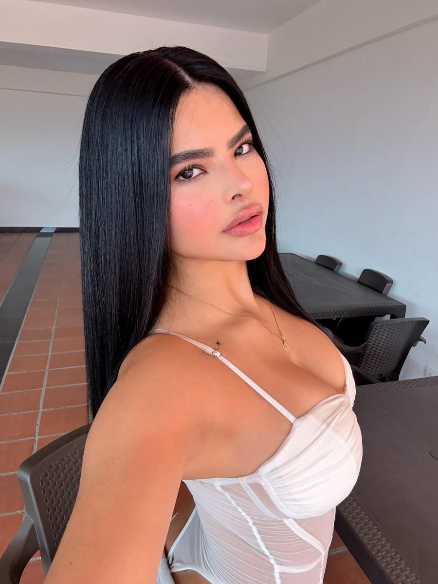 Kimberlydgado's tweet photo. ¡Muy buenos días, preciosuras! 🥰💕 https://t.co/07kyvgEEDZ