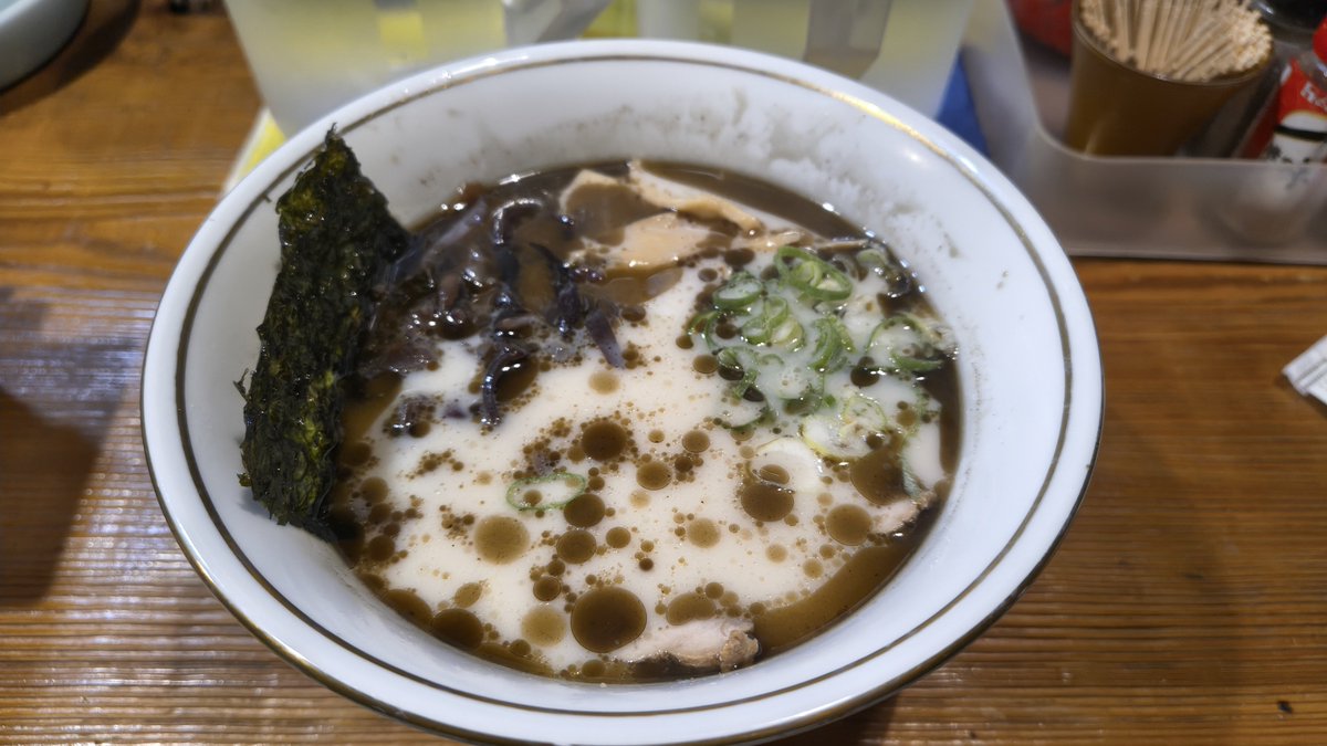 seturi_dakukou's tweet photo. みなと別れて1人で気になってたラーメン屋で〆のラーメンᐠ( ᐛ )ᐟ https://t.co/lDNDaztSVi