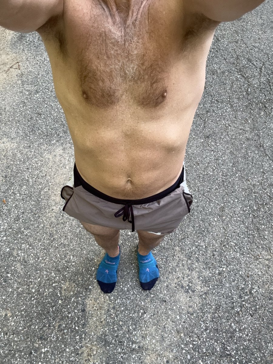 lakerunner603's tweet photo. 5 miles of hills done. Click me clean !! https://t.co/uBhpsi4Yt2