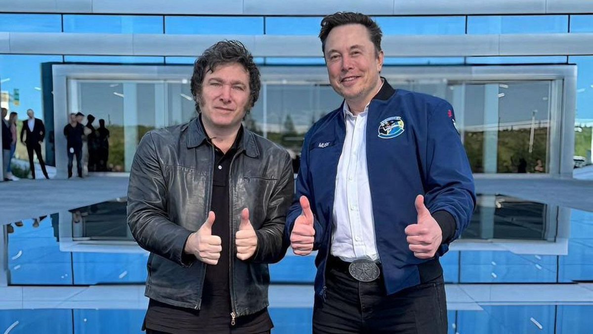InMilei's tweet photo. 🚨 BREAKING: Tesla is opening its first store in Argentina next month.
VLLC! https://t.co/37B3cLyafD