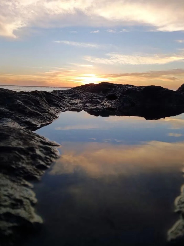 KRCR7's tweet photo. #PhotoOfTheDay: Jason Foster shared some reflection perfection seen at the North Jetty of Humboldt Bay!
Send us your photos using “Chime In” in the KRCR News Channel 7 App, or go to https://t.co/LzmAA5ahaV
#ocean #sunset #chimein #LocalNews #News #krcr https://t.co/4YD797if47