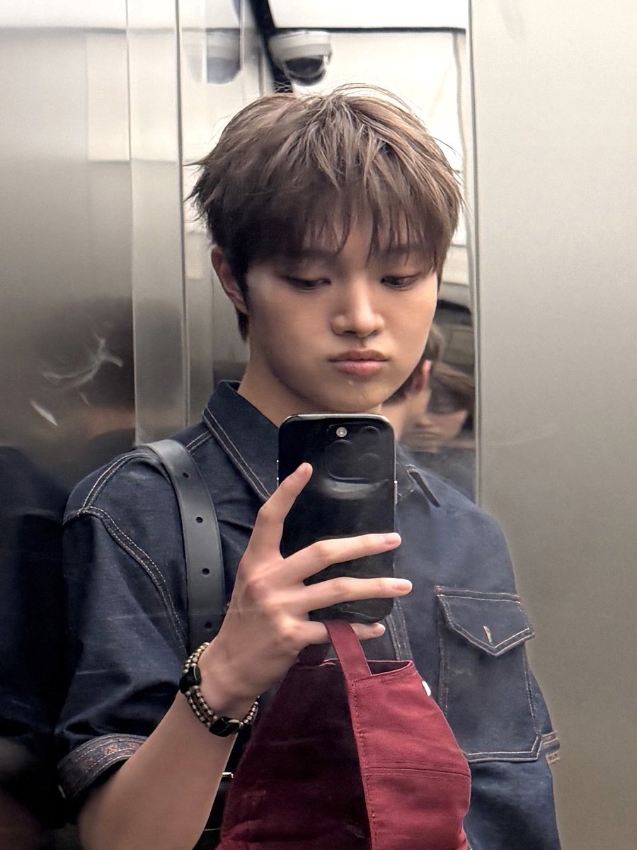 wijuzzn's tweet photo. take me to your heart💙~

#LUNÉselcaday #lsd #LUNÉjidoriday #andTEAM_EJ #andTEAM_EUIJOO #의주 #변의주 #ウィジュ #EUIJOO #EJ #andTEAM @andTEAM_members https://t.co/QqX3487BJT