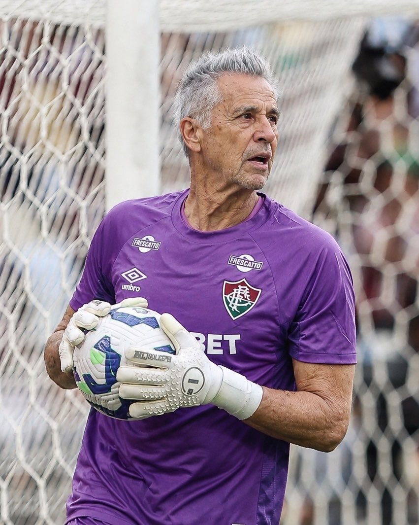 gabrielffc17's tweet photo. Fábio com 80 anos ou Hugo Souza, Ederson e Weverton?

Eu: Fábio https://t.co/XQREJ4s8Yb