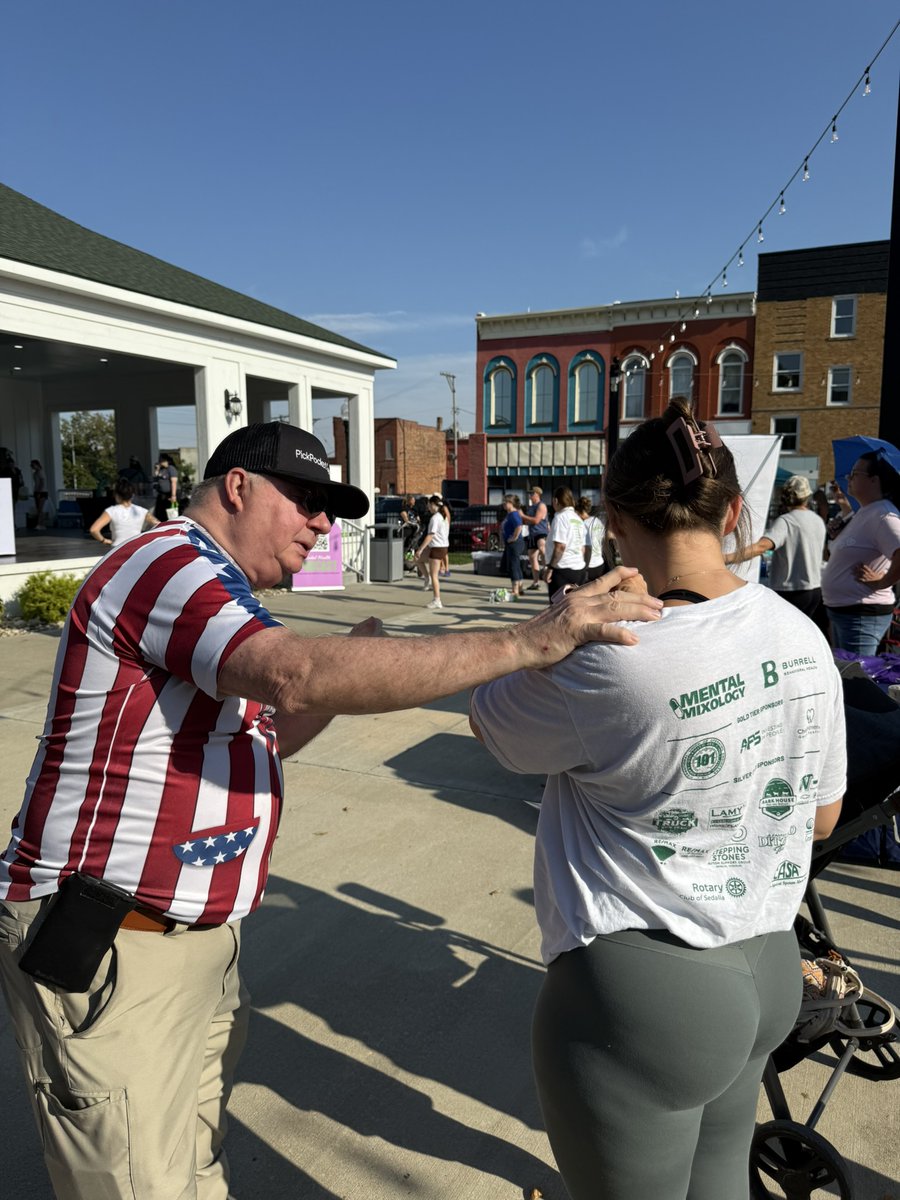 PickpocketGene's tweet photo. Great time working with my daughter, Christina Durrill, and Divine Interruptions at the Mental Mixology Walkathon! I used my “Magic with a Message” to highlight microcurrent neurotherapy while supporting mental health awareness. For more information, see https://t.co/Gx9pMYL0kJ https://t.co/u8mSUNfkCi