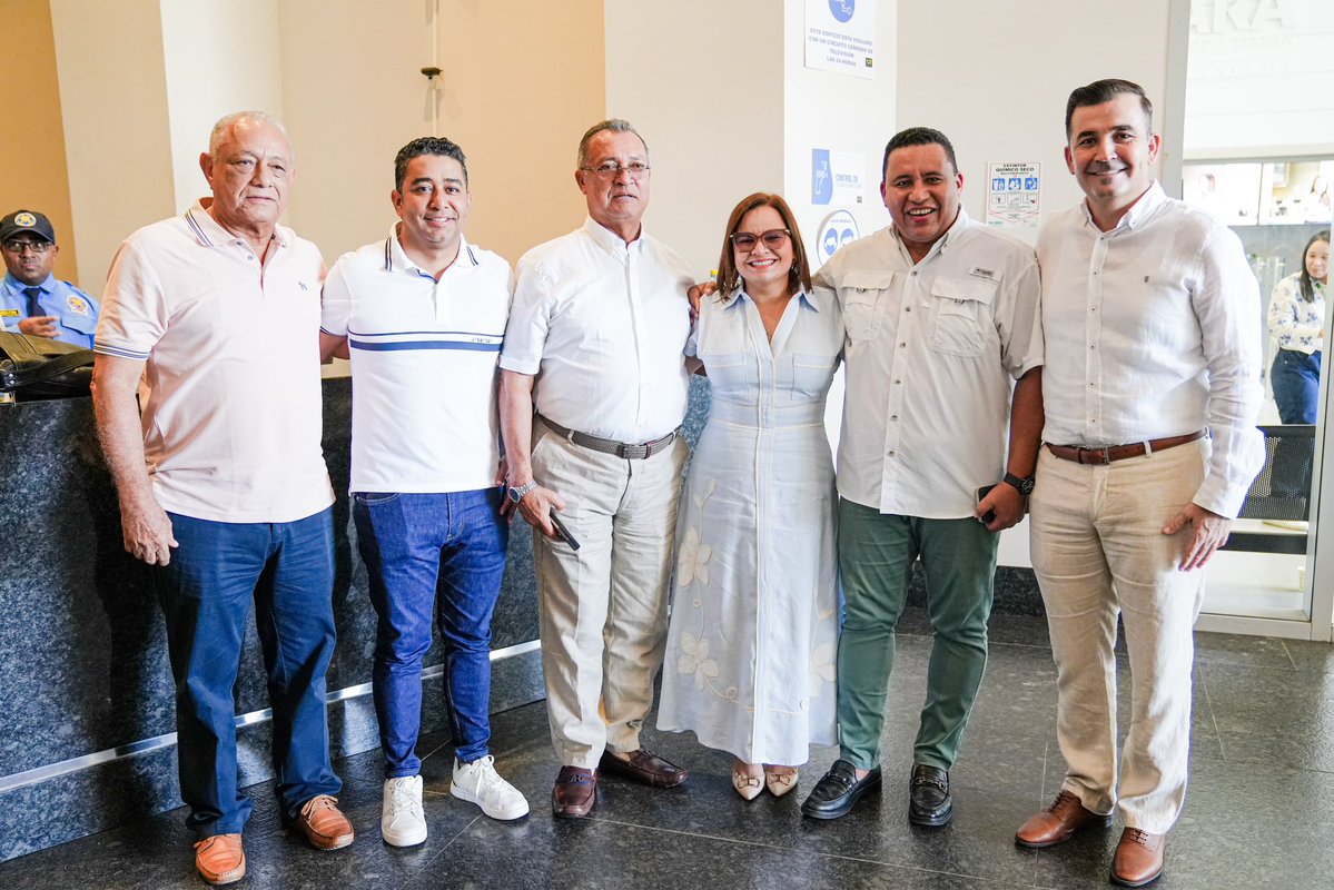 mmarguiguerra's tweet photo. Hoy tendremos agenda estratégica con el presidente @ABDELAESPRIELLA para hablar de lo que más nos importa en el Magdalena: la seguridad y la tranquilidad de nuestra gente. Presentaremos la realidad del territorio y las acciones que hemos puesto en marcha para recuperar el orden.

También avanzaremos en el “Milagro de las Regiones”, junto al Gobierno Nacional y los alcaldes del departamento, para sacar adelante proyectos de infraestructura, salud e inversión social. Queremos que el trabajo articulado se traduzca en resultados concretos para el Magdalena.