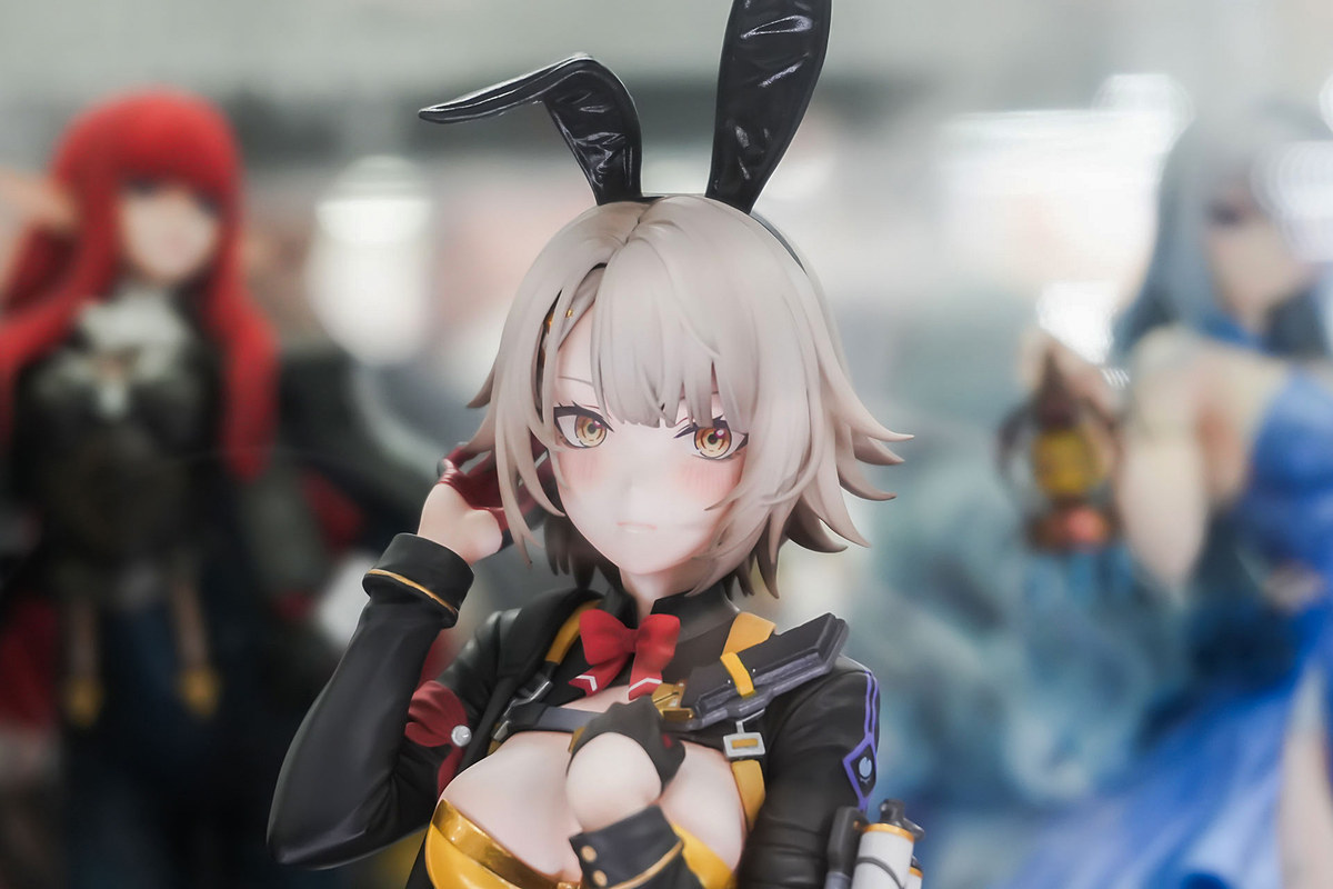 hobbywatch_jp's tweet photo. 恥じらう表情に目が奪われる！「ドールズフロントライン2：エクシリウム ヴェクター タクティカルバニーVer.」【あみあみ展示撮り下ろし】　ウサ耳カチューシャも加えた特別仕様で立体化 https://t.co/ma1SVcCpCn https://t.co/Svaw7N7Kp9