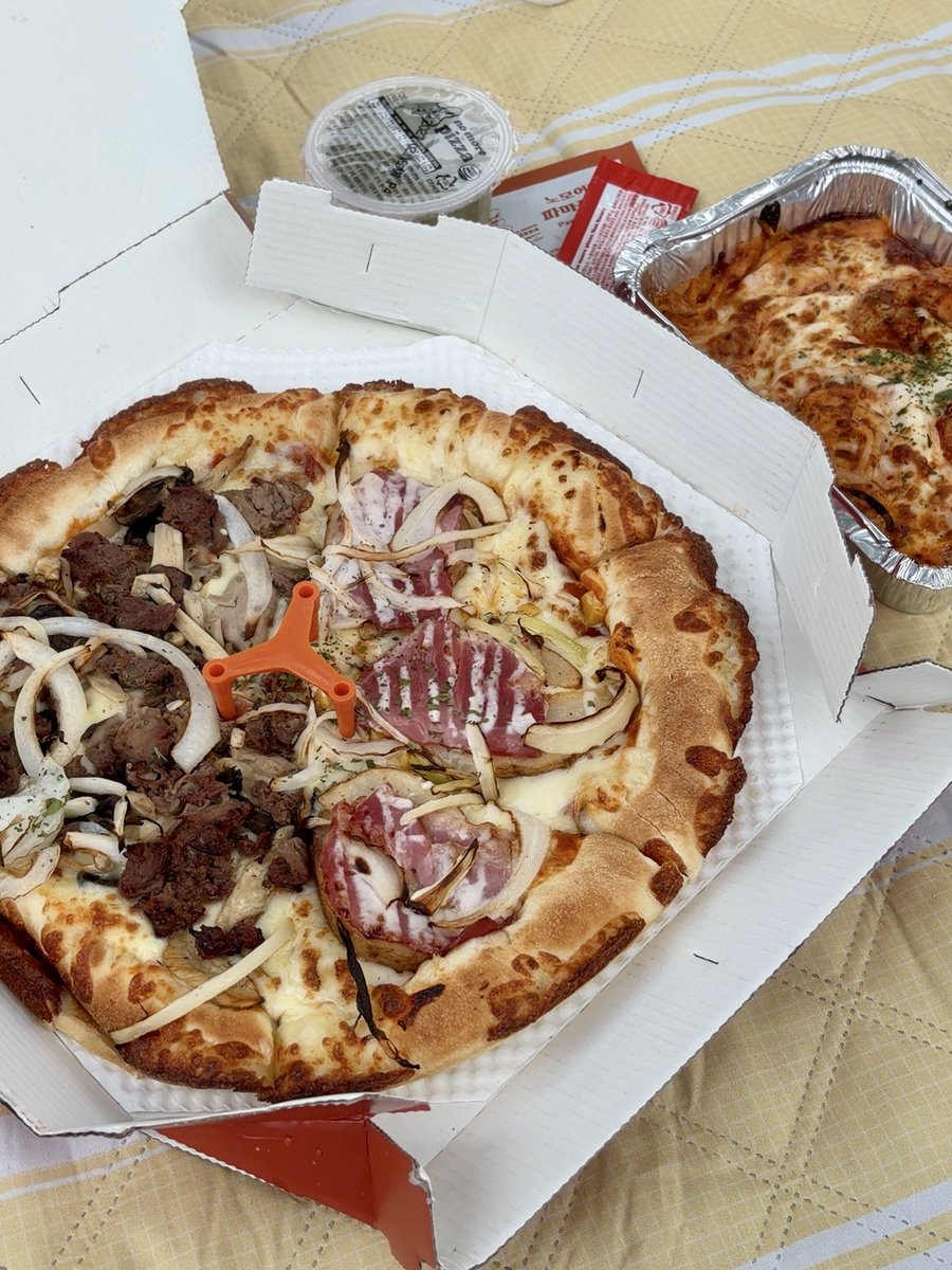 zzangbbz's tweet photo. 추석에는원래이러케마니먹게되나요..
1차가족과존맛집밥먹고
2차로사이버가족과존맛피자먹음
🫶🫶 https://t.co/OqGeiMnckh