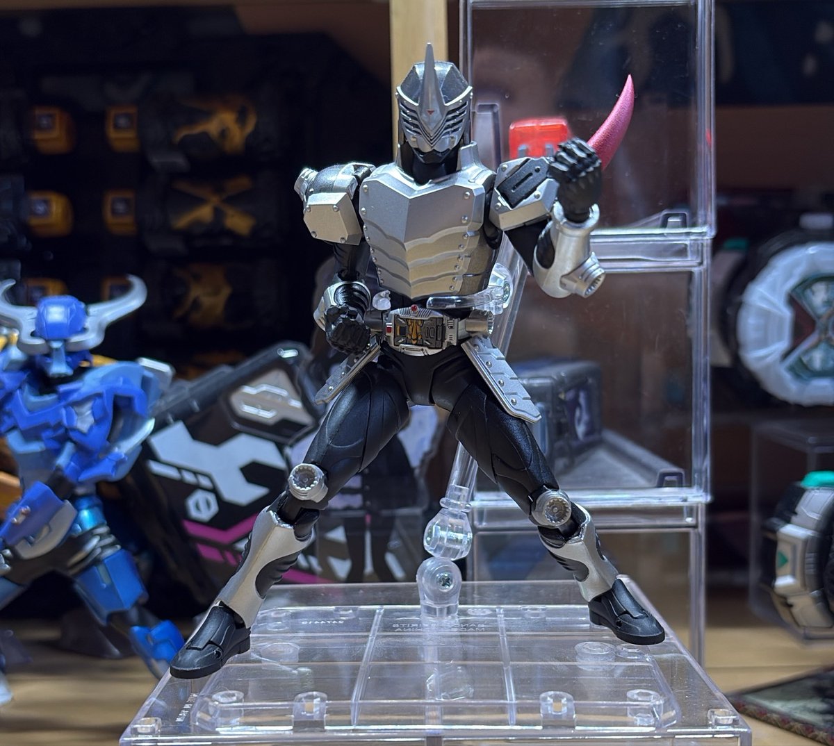 RIDER_hato01's tweet photo. 今日の持っている物の紹介
S.H.Figuarts 仮面ライダーガイ
#仮面ライダー　#仮面ライダー龍騎 https://t.co/xN5757ZuZR