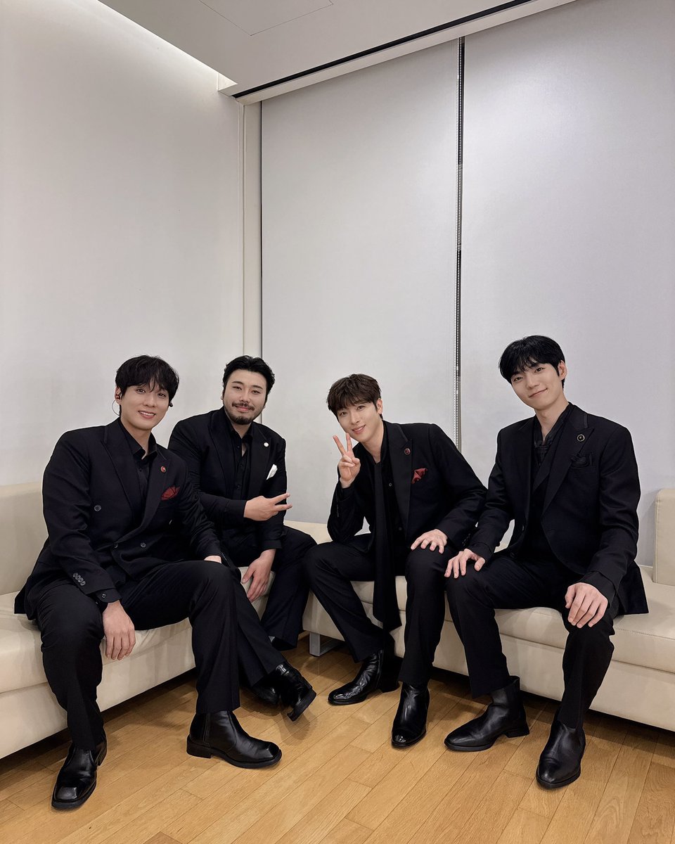 foryourmisty's tweet photo. 나애 자랑... 힘... 최고의 사중창 팀 미라클라스의 결성 9주년을 축하합니다~!~! 늘 그래왔듯 사랑한다는 말 하고 싶고 10주년도, 그 이후로도 오래오래 노래해주세요🦝🐝🦊🦒💕

#미라클라스_결성_9주년_축하해 
#우리가_함께한_모든_순간이_기적 https://t.co/GAcydPUaXn