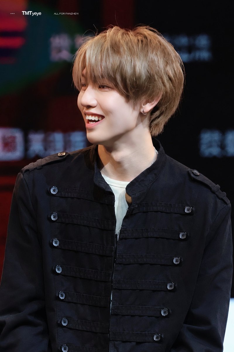 TMTyeye's tweet photo. 20260925 SOHU

“추석 잘 보내”🌕

#范哲逸 #FANZHEYI #판저이 
#modyssey #모디세이 https://t.co/dXPQKT37uX