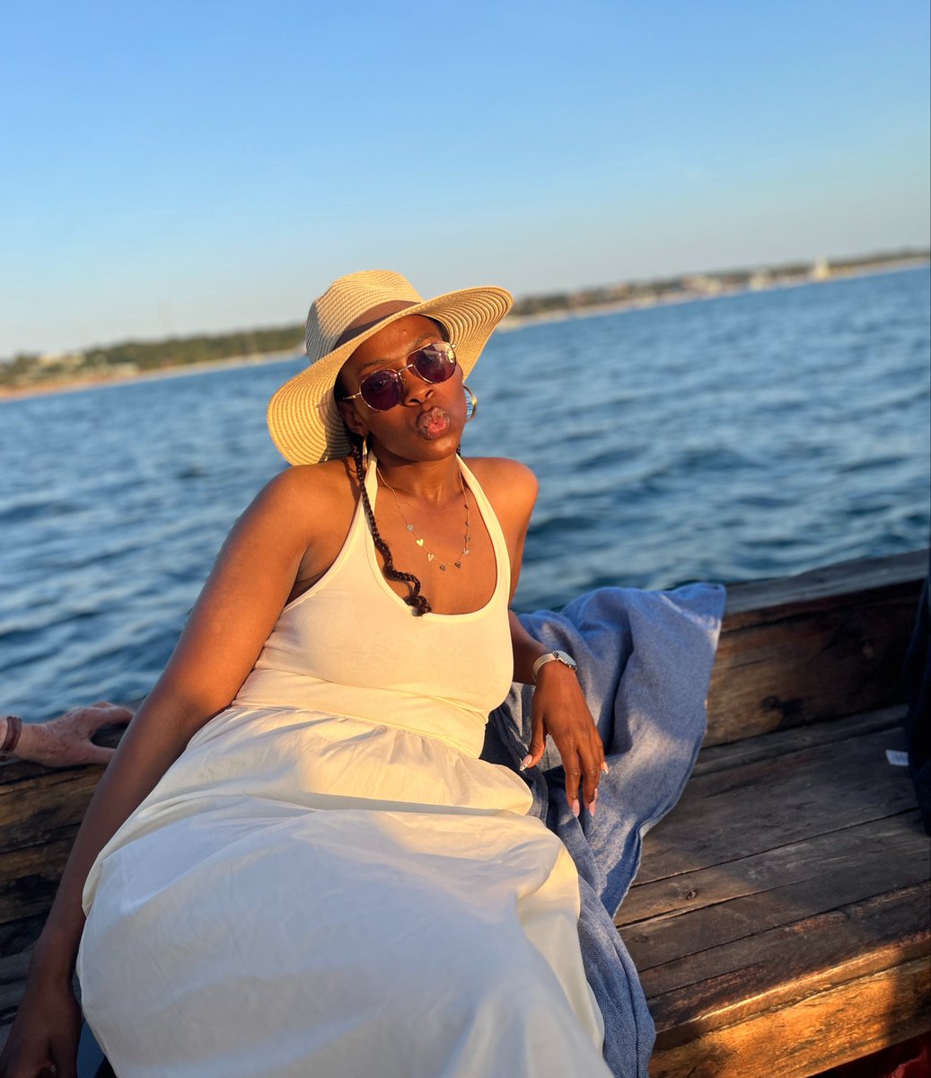 TandileSN's tweet photo. A girl on holiday!🤭🫰🏽 https://t.co/NnQioiQlUI