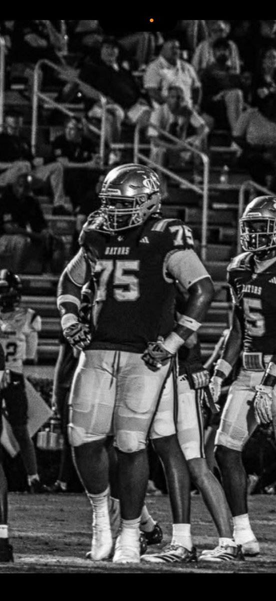 Uriah_Benefield's tweet photo. Gameday 🐊🐊🐊🐊🐊 https://t.co/f5OYP5CLAC