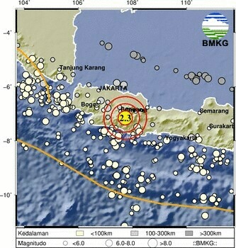 bmkgwilayah2's tweet photo. Info Gempa Mag:2.3, 25-Sep-2026 21:59:30 WIB, Lok: 7.15 LS - 107.73 BT, 19 km Barat KAB-GARUT-JABAR, Kedlmn: 5 km ::BMKG
Disclaimer: Informasi ini mengutamakan kecepatan, sehingga hasil pengolahan data belum stabil dan bisa berubah seiring kelengkapan data https://t.co/Y1dDlb8tEZ