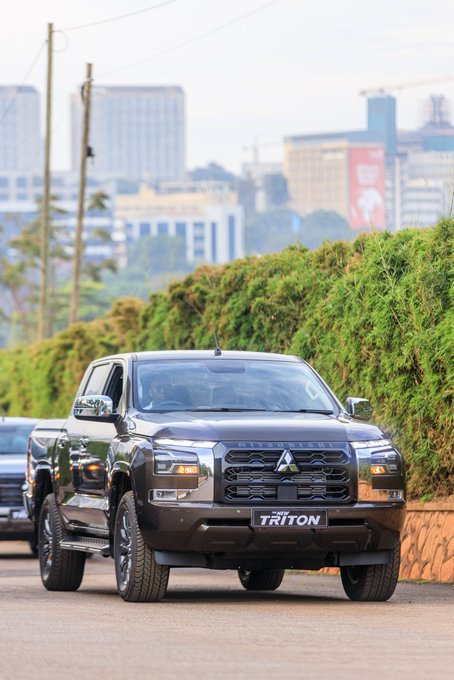 gad_rogers's tweet photo. This is the car he is talking about.
#DiscoverYourNextDrive
#MitsubishiTriton
#VictoriaMotorsUganda https://t.co/ZS8mfSmh0T
