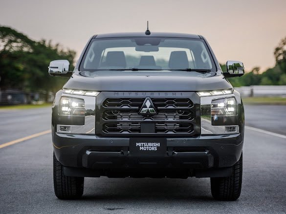 gad_rogers's tweet photo. This is the car he is talking about.
#DiscoverYourNextDrive
#MitsubishiTriton
#VictoriaMotorsUganda https://t.co/ZS8mfSmh0T