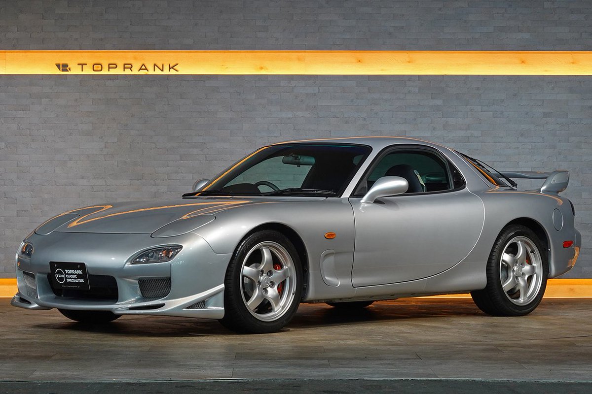bxvxs577601's tweet photo. The "rotary engine," packed with Mazda's technology.
So, is there anyone who will tap the link and buy this FD?ππ»
https://t.co/BrAH48lv3r
#TOPRANK
#MAZDA
#RX7
#FD
#FD3S
#ROTARY
#ROTARYENGINE https://t.co/sRYkIViioK