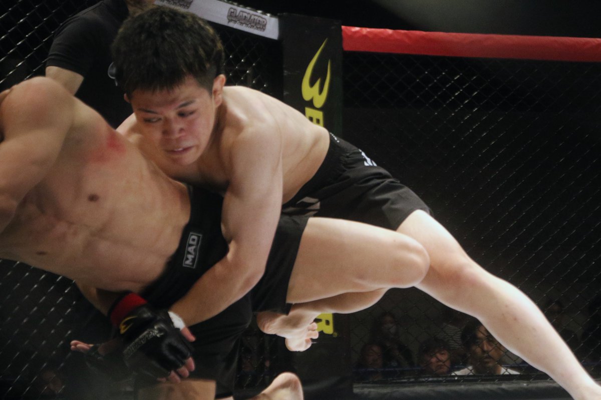 nekoyabunraku's tweet photo. #GLADIATOR036 #GLADIATOR #MMA
▼第16試合 GLADIATORストロー級5分3R
次期タイトル決定戦
諸井友祐(パラエストラ和泉)
クォン・ミンス(TEAMMAD) https://t.co/IKHBkkKKUg