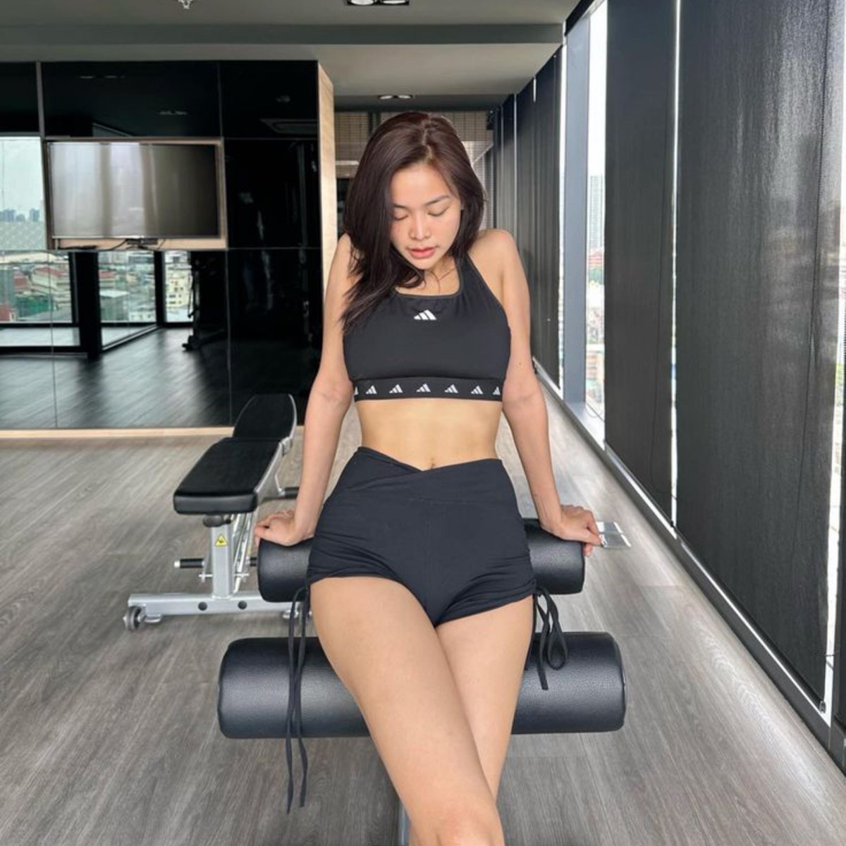 __nini98's tweet photo. The wathinwanit cousins and their abs. 🫠 https://t.co/OrTQhuAsPO
