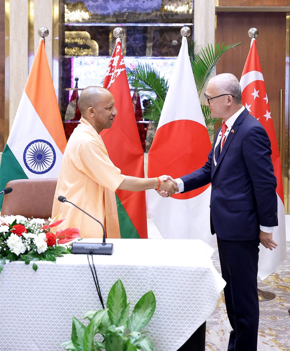 myogiadityanath's tweet photo. Had an engaging exchange with Mr. Trinh Minh Manh, Ambassador of Vietnam to India, and a delegation of leading Vietnamese companies, including VinFast.

We discussed opportunities for investment and economic cooperation in key sectors such as textiles and electronics, along with greater collaboration in manufacturing and technology.

The UP International Trade Show 4.0 is providing an important platform for Vietnamese businesses to explore the opportunities emerging in Uttar Pradesh and forge new partnerships.

India and Vietnam share a rich Buddhist heritage. Strengthening Buddhist circuits and cultural exchanges can further deepen our people-to-people connect.

UP looks forward to welcoming greater Vietnamese participation in the State’s growth and investment journey.