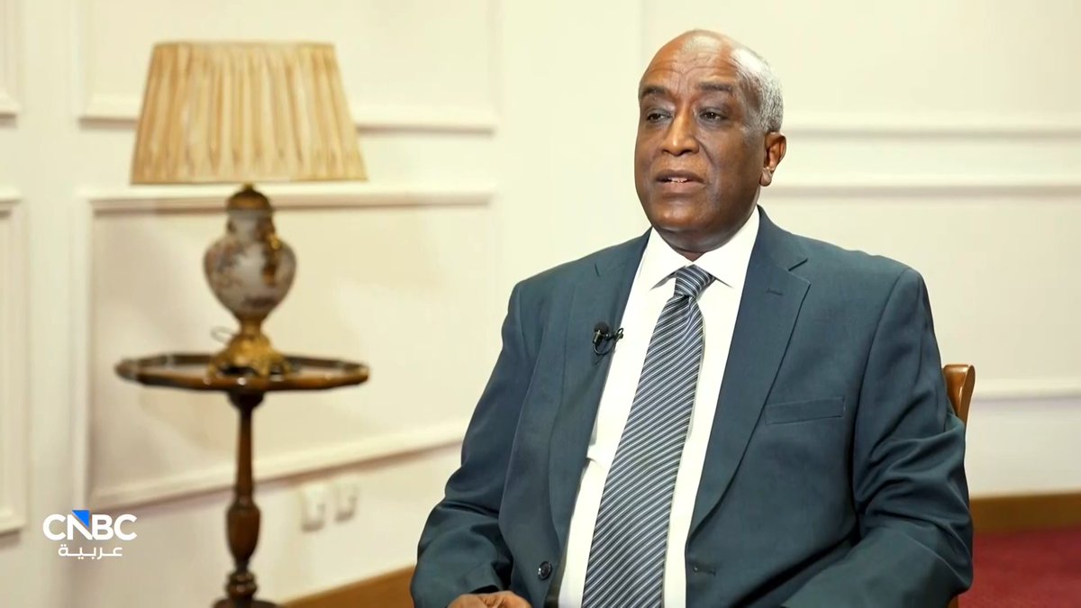 قال نائب وزير الخارجية المصري للشؤون الإفريقية محمد أبو بكر صالح إن مصر تستعد لاستضافة 3 قمم أفريقية في العالمين الشهر المقبل، تتضمن الإعلان عن صفقات استثمارية وإطلاق صندوق مصري للاستثمار في أفريقيا. ترقبوا حلقة جديدة من مقابلة خاصة يوم الأثنين الساعة 14:45 بتوقيت السعودية 