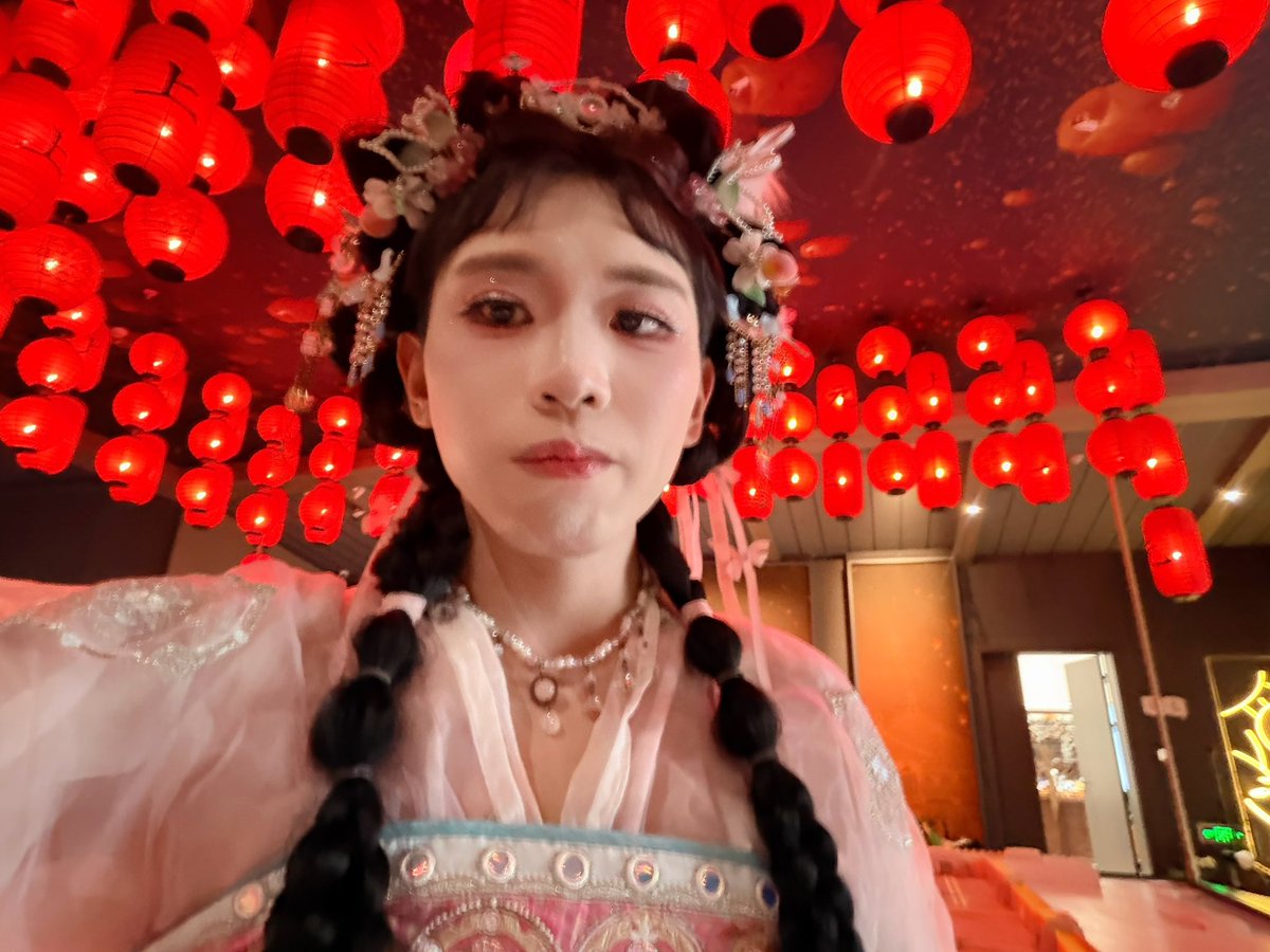 coco_wa85's tweet photo. 中秋快樂啊🌕 送一張死亡角度

#女裝 #男の娘 #偽娘  #漢服 https://t.co/900KHaZ0UZ