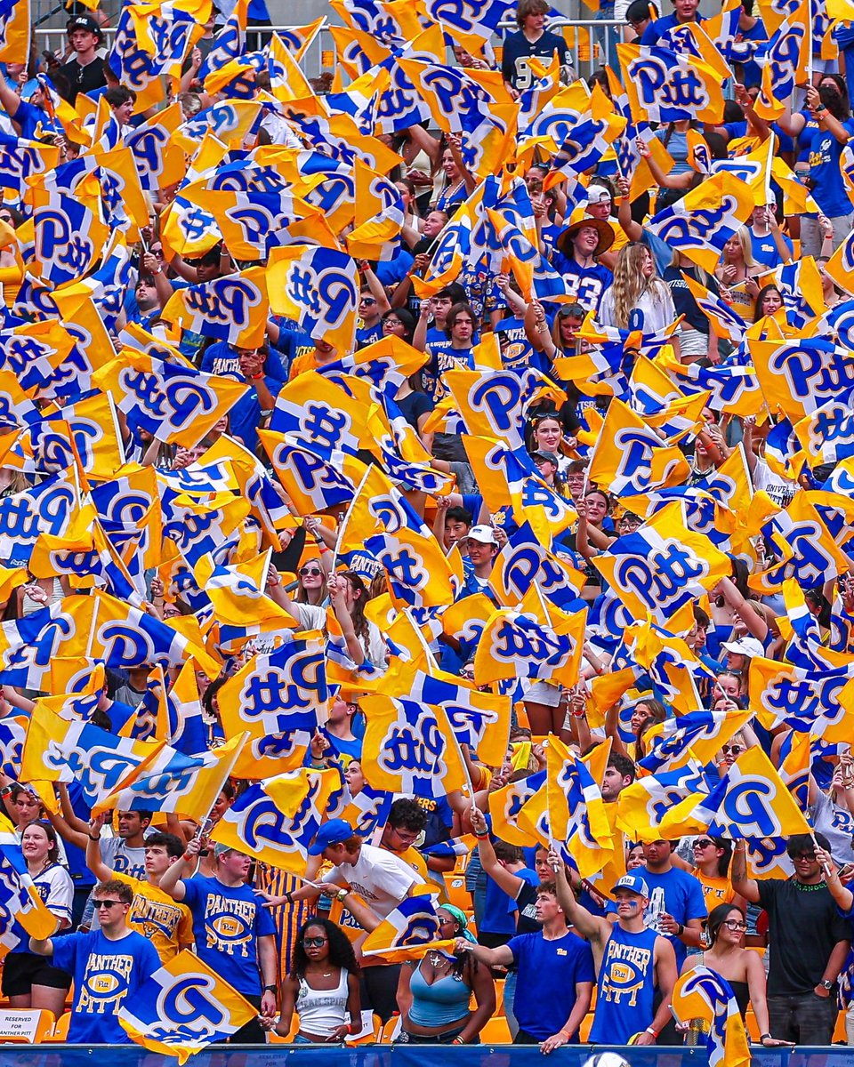 PghSportsNow's tweet photo. A couple recruits that will he making Gameday visits to @Pitt_FB tomorrow. Details in the @frankwalkerlaw Daily Notebook. https://t.co/sLiXJkJT7C https://t.co/J2R2EaqH30