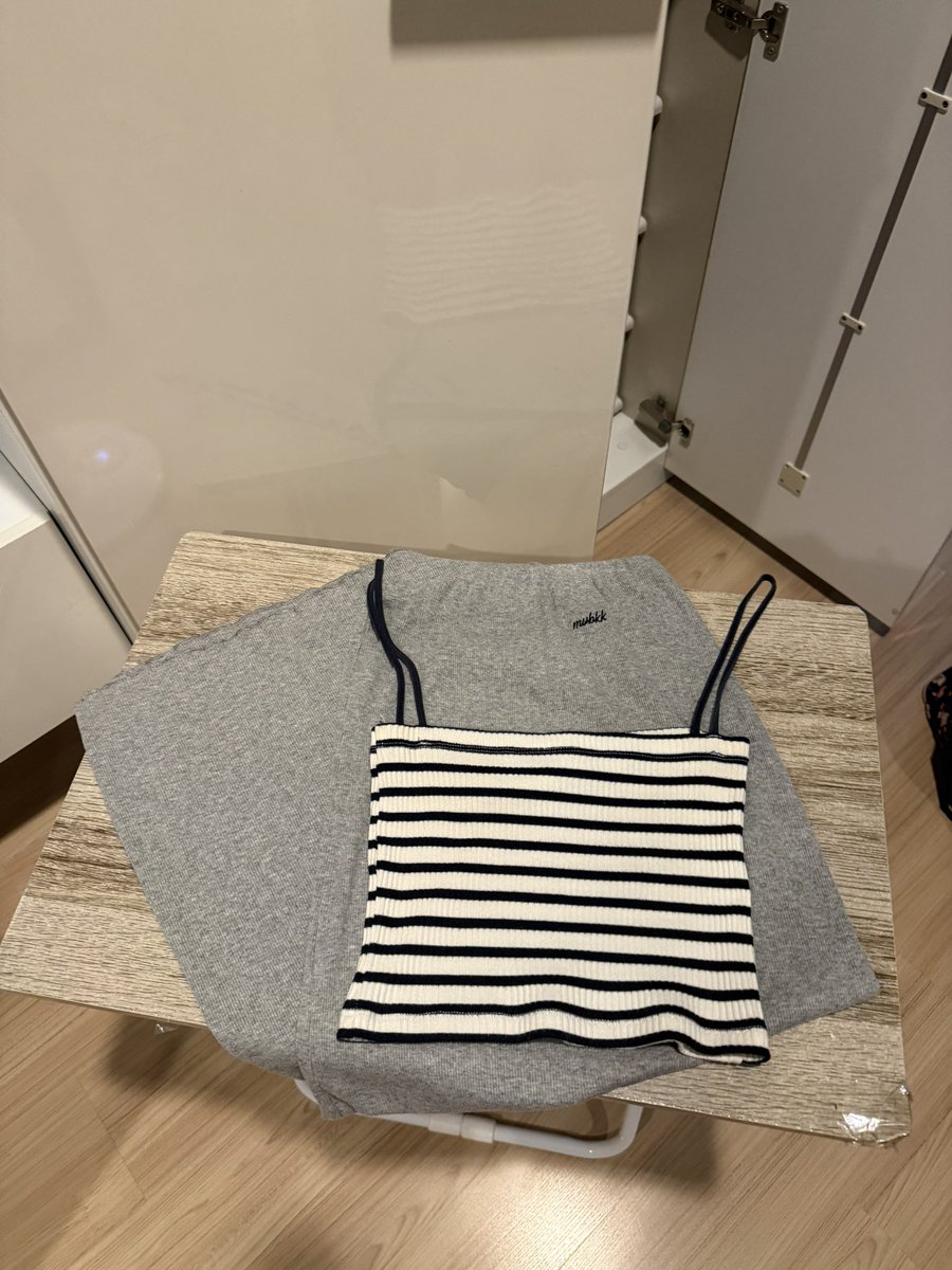 usedbysp's tweet photo. (Used) ig:https://t.co/wkXKPP3MPU (set)
ส่งต่อ 350 รวมส่ง
#ส่งต่อเสื้อผ้า #ส่งต่อเสื้อผ้ามือสอง #cintageshop #stylistshop #everymayshop #bemingbkk #geschwisters #duex #ส่งต่อduex #feelfree #sister #ส่งต่อfeelfree https://t.co/Hd9RgXm8u2