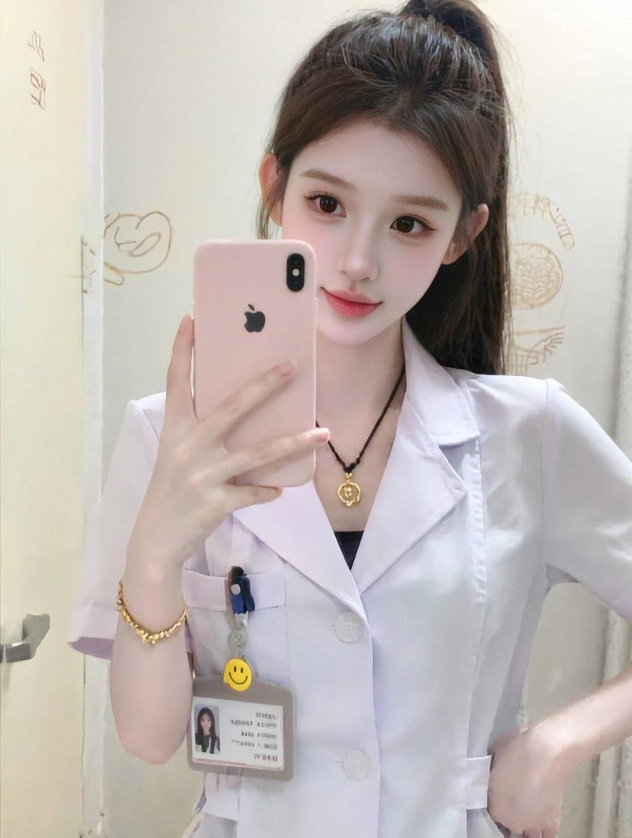 debra48nd0's tweet photo. 有爸爸要来锐评我20岁的福嘛🥺                                                

心情不好来X发泄了   

真没有🚪  流言1我真的给呀 https://t.co/D0JdvtCcbz