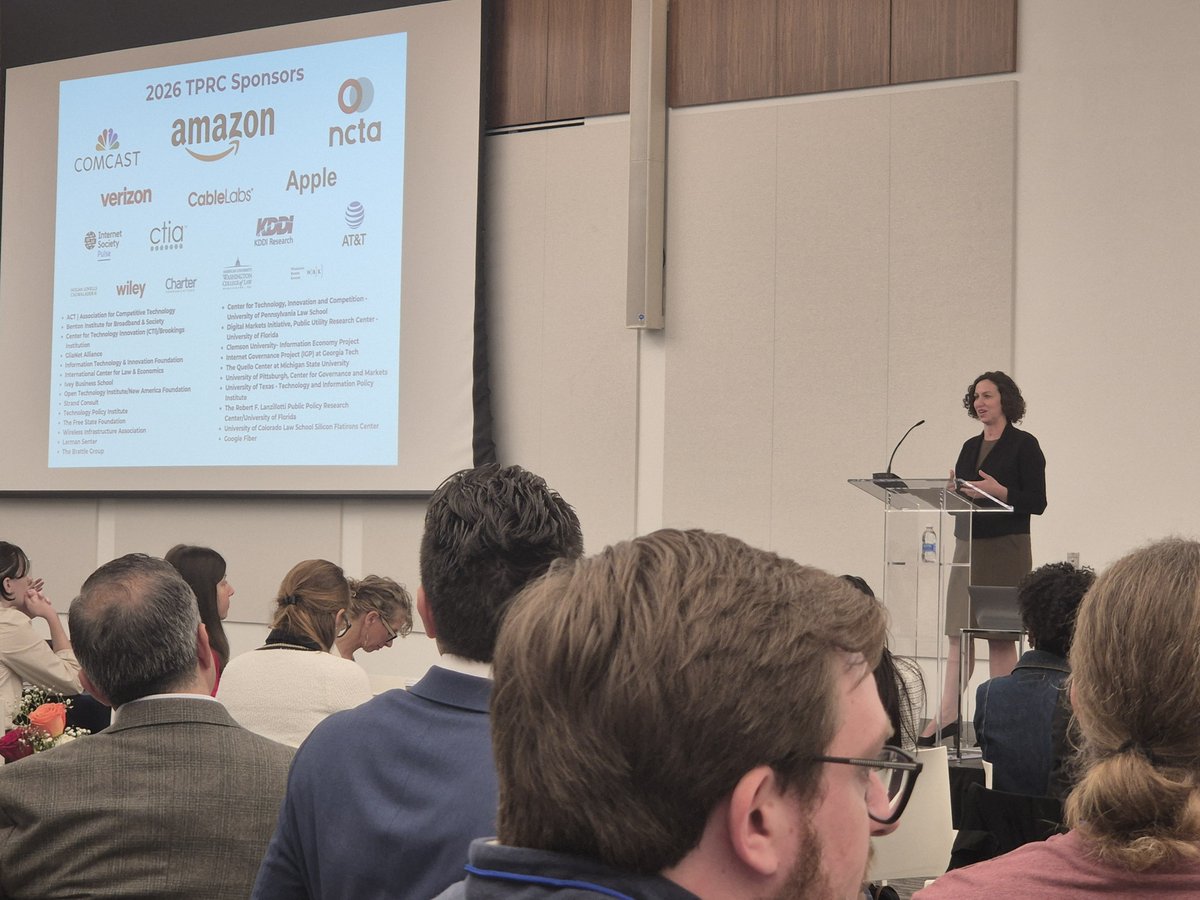 Tariguista's tweet photo. Presentación de Lisa Kohn, Directora de Políticas Públicas de Amazon https://t.co/NRvJ6pUJah