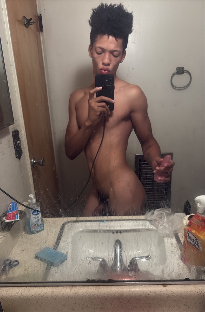 Devthajoint's tweet photo. Nothing just getting real cutesy 😝😏

#gay #horny #dl #bi #sexy #femboy #twink https://t.co/16NNHScAE4
