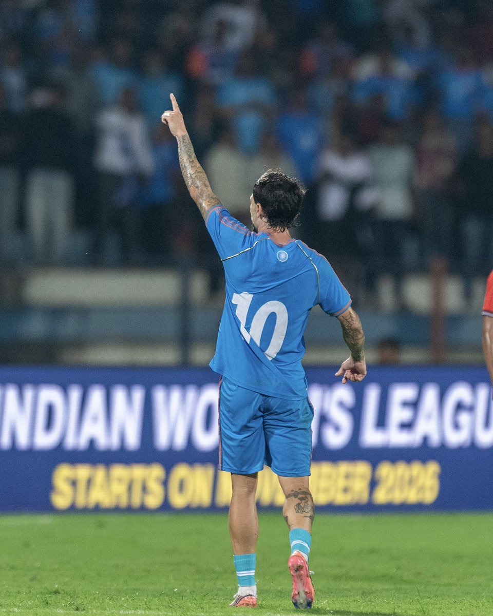 IndianFootball's tweet photo. 𝐑𝐘𝐀𝐍 𝐃𝐀𝐋𝐄 𝐖𝐈𝐋𝐋𝐈𝐀𝐌𝐒. 𝐈𝐍 𝐁𝐄𝐍𝐆𝐀𝐋𝐔𝐑𝐔. https://t.co/7SOtUSLB6a