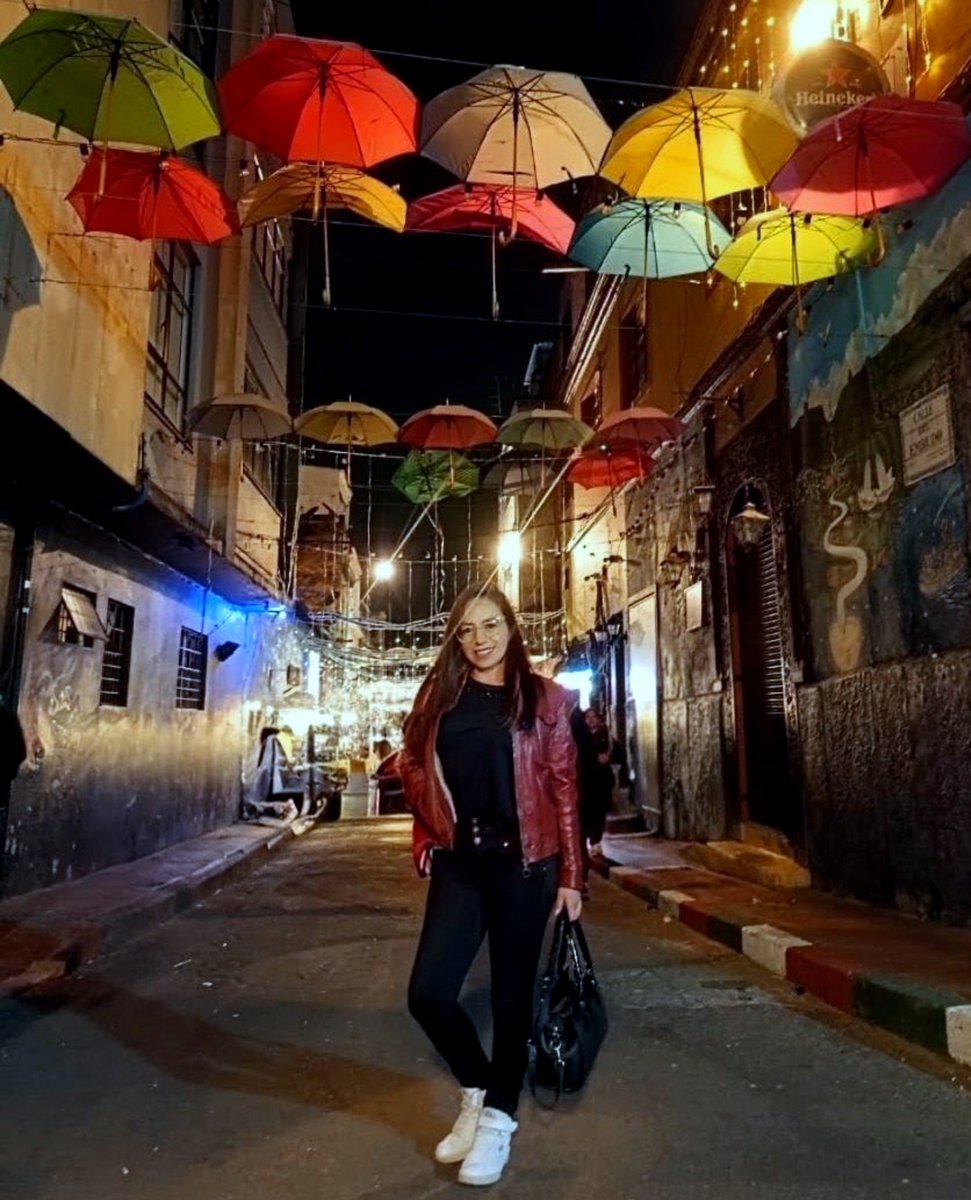 AngieNi85's tweet photo. Photo Challenge: Umbrella ☂️☂️ https://t.co/nNKmD3ZvUy