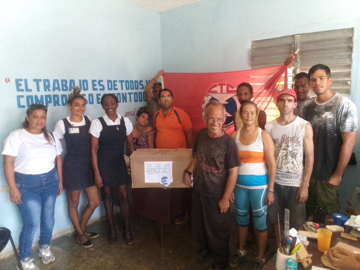 CTCMunicippxjl's tweet photo. ❤️ La solidaridad también se construye con acciones. Trabajadores de ETECSA participaron en una jornada de amor y compromiso social, entregando un donativo al Taller de Discapacitados de nuestro municipio. #ETECSA #Solidaridad #Cuba https://t.co/CX1ebgN8md