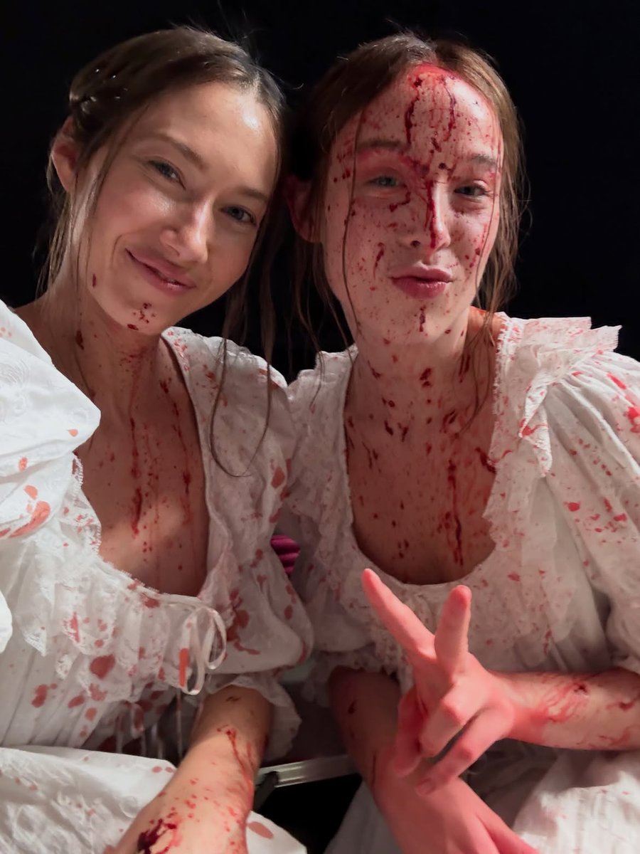 NetflixBrasil's tweet photo. 🩸🪓🍒🩸 https://t.co/qne7GjZ4RS