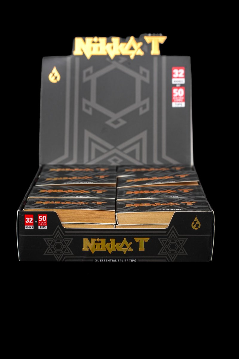 ExtractArtist's tweet photo. NEW DROP: Nikka T’s XL Essential Spliff Tips 

32 books, 50 extra-long natural unbleached tips per book within a protective shrink wrapped box — made for rollers who need the support and cooling power of a larger filter for a longer joint. No creases, no perforations. 100% laser cut edges so you never have frayed or ruff sides that collect unwanted resin on your lips. Roll the perfect circle every time.

Now live. Linked below

https://t.co/rRkSvvis4R

Wholesale inquiries please contact nick@essentialextracts.ca